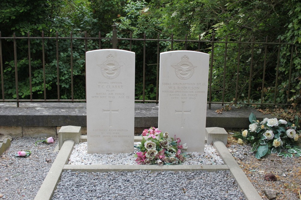 Commonwealth War Graves St-Remy-Geest #3
