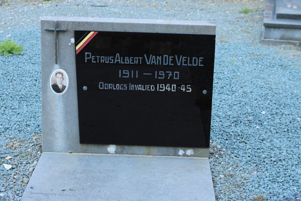 Belgian Graves Veterans Ossel #4