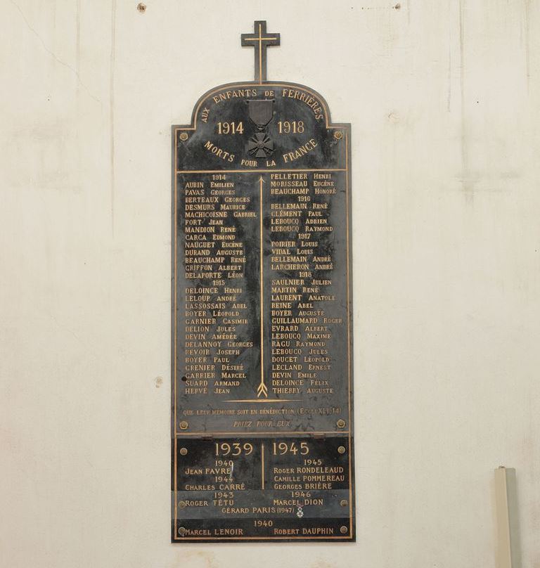 Oorlogsmonument Ferrières-en-Gâtinais #1
