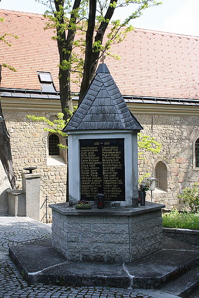 Oorlogsmonument Höflein an der Donau #1