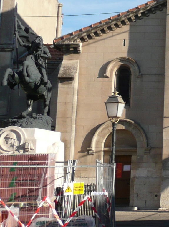 War Memorial Rognonas #1