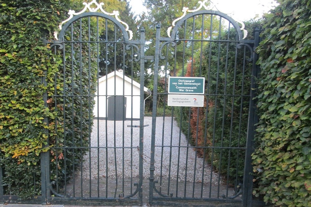 Commonwealth War Grave ‘s-Gravendeel #1