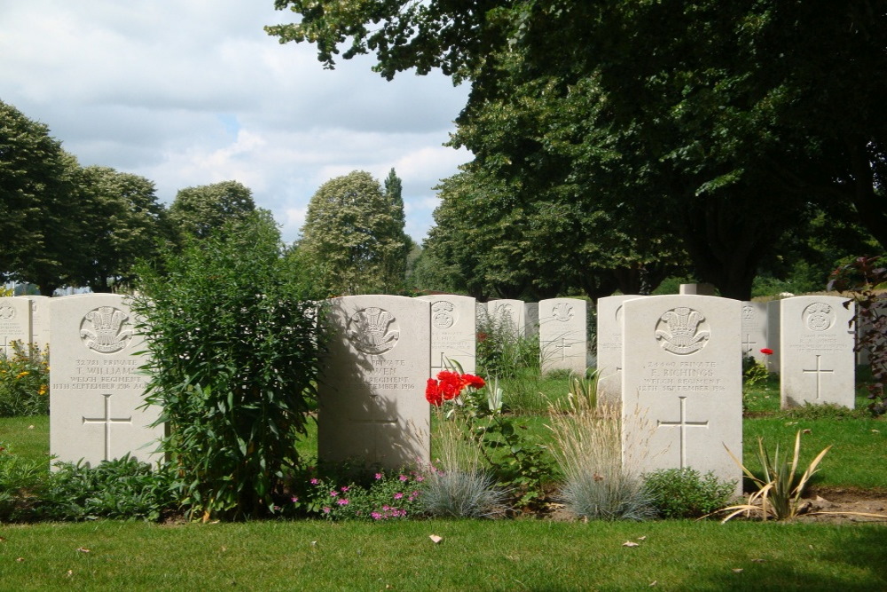 Commonwealth War Cemetery Essex Farm #5