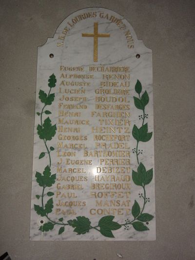Oorlogsmonument Kerk Pionsat #2
