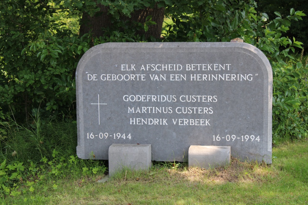 Memorial Executed Civilians Sint-Huibrechts-Lille #2