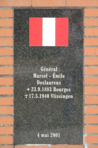 Monument Gnral M.E. Deslaurens #4