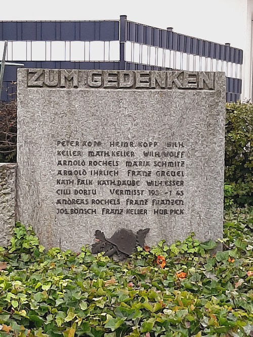 War Memorial Lxheim #4