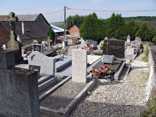 Commonwealth War Grave Soulires Churchyard #1