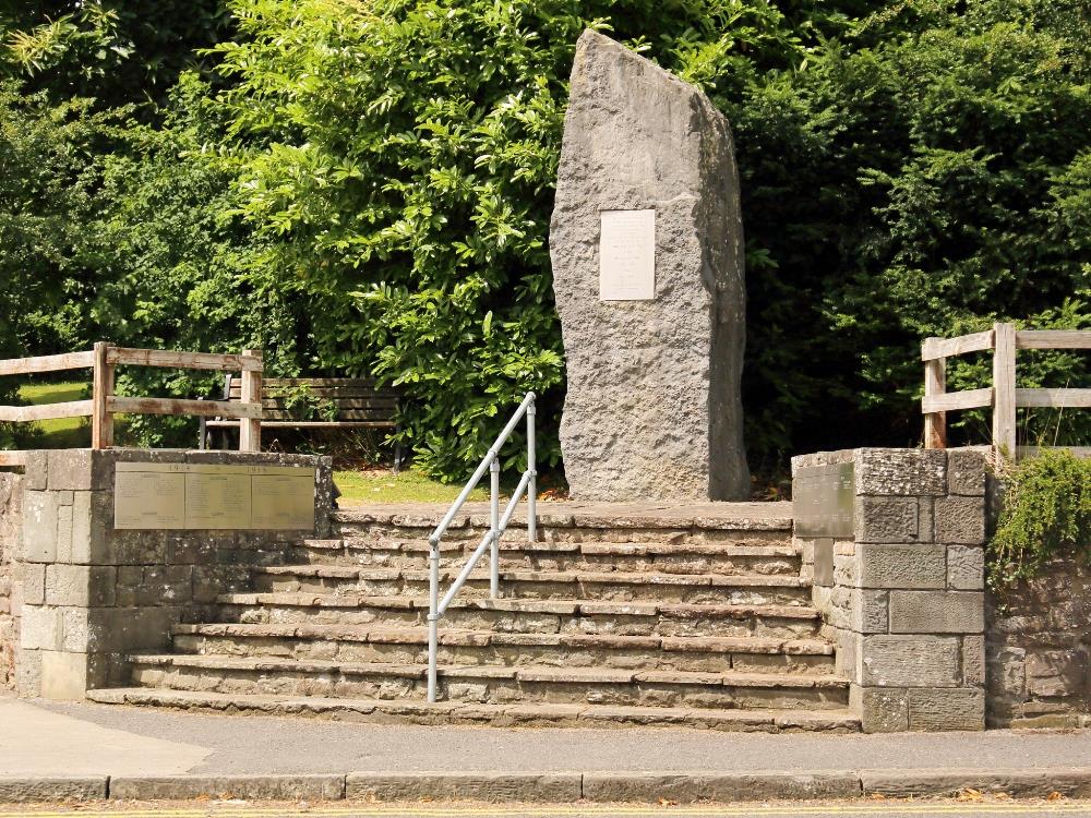 Monument Crickhowell War Memorial Hospital