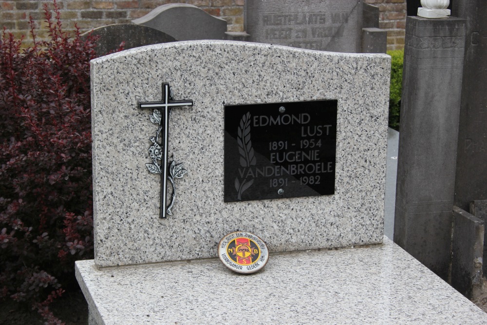 Belgian Graves Veterans Snaaskerke #3