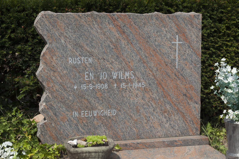 Nederlandse Oorlogsgraven Gemeentelijke Begraafplaats Tegelen #1