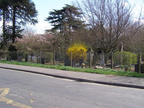 Commonwealth War Graves Cottenham Dissenters Cemetery