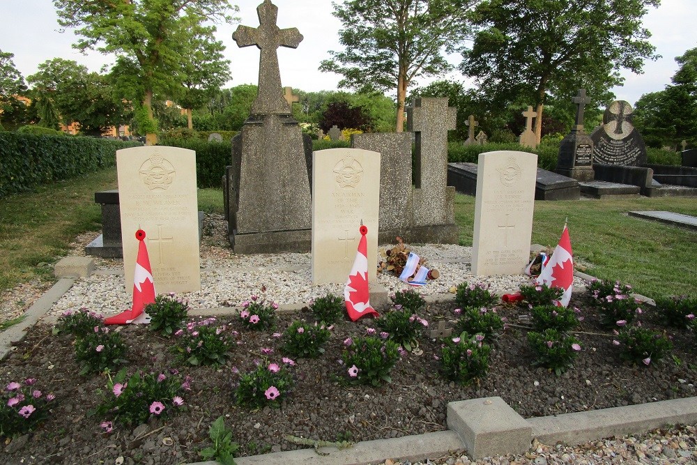 Oorlogsgraven van het Gemenebest Gemeentelijke Begraafplaats Franeker #2
