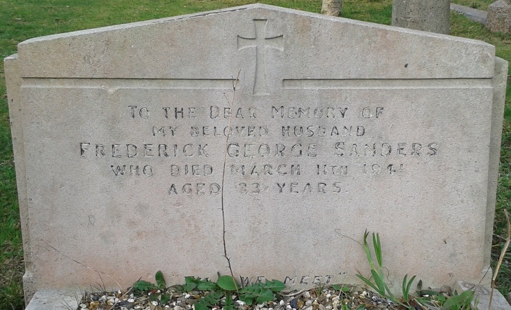 Commonwealth War Graves Lightwater Burial Ground #1