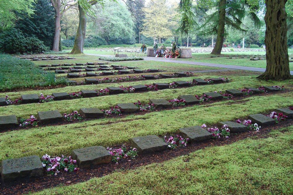 Monument en Begraafplaats Buitenlandse Oorlogsslachtoffers Friedhof Ohldorf Hamburg #4