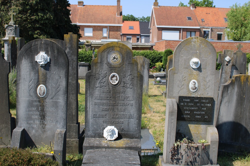 Belgian Graves Veterans Sint-Andries Churchyard #4