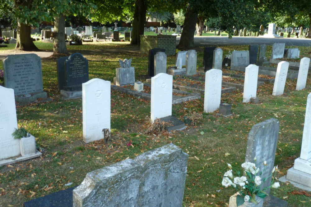 Commonwealth War Graves Newark-on-Trent Cemetery #4