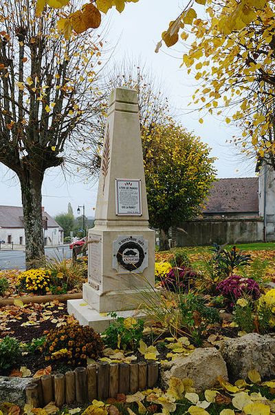 Oorlogsmonument Marigny-les-Usages #1