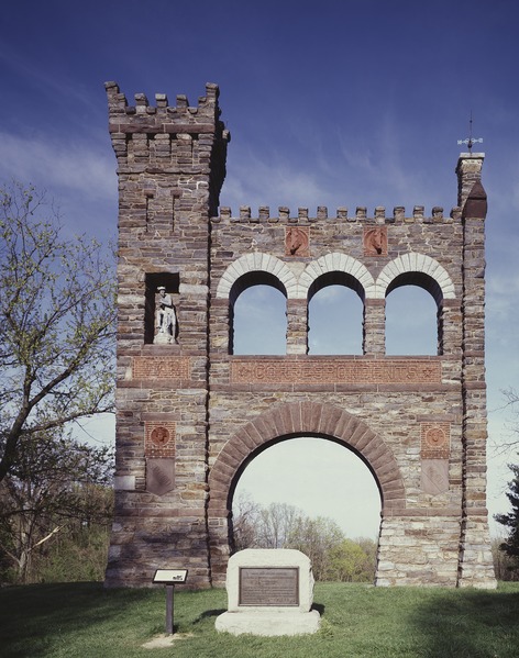 Memorial Arch to War Correspondents #1