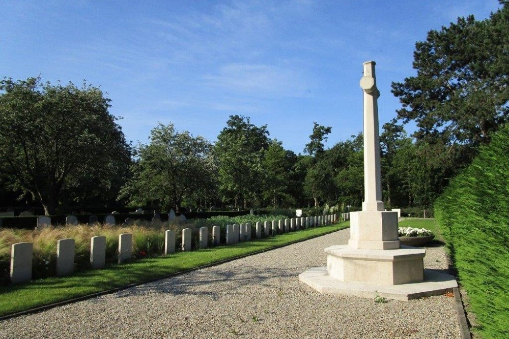 Commonwealth War Graves Hoek van Holland #2