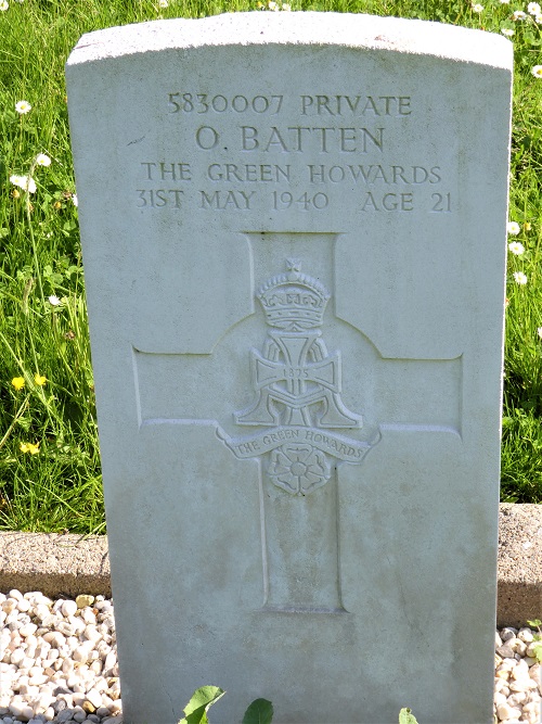 Commonwealth War Graves Houtem #4