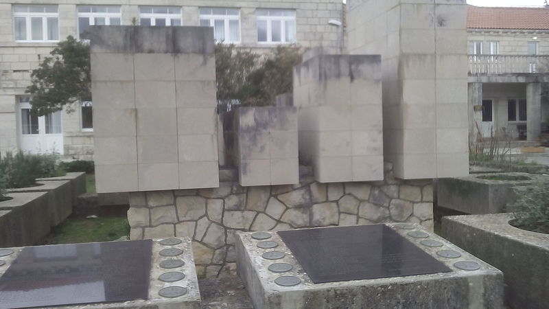 Monument Omgekomen Partizanen Žrnovo