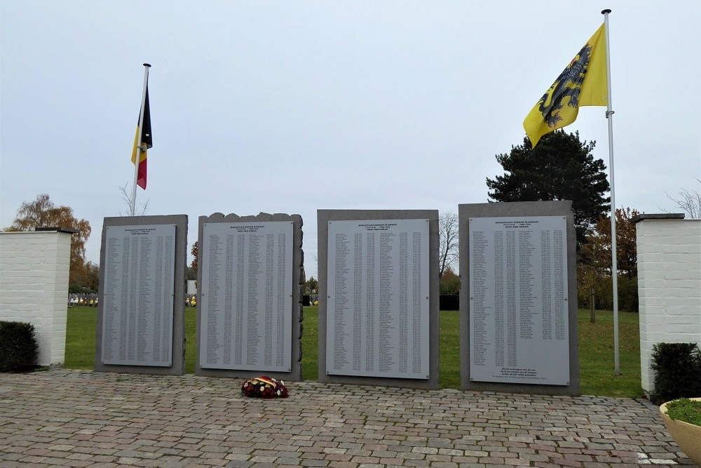 Herdenkingsmonument De Barakke Waregem #1