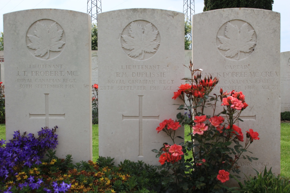 Commonwealth War Cemetery Crest #4