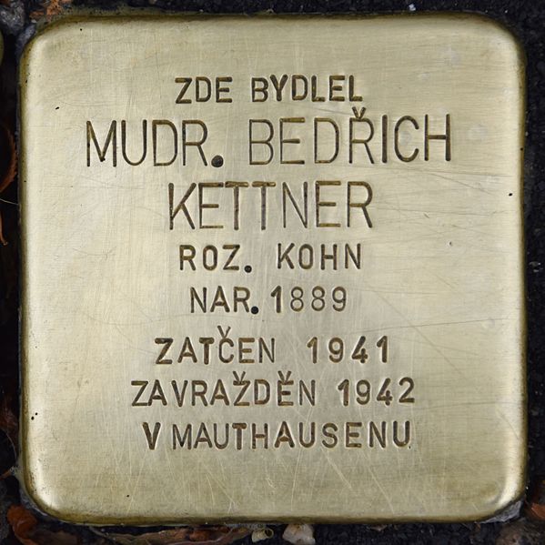 Stolpersteine Komenskho 1077