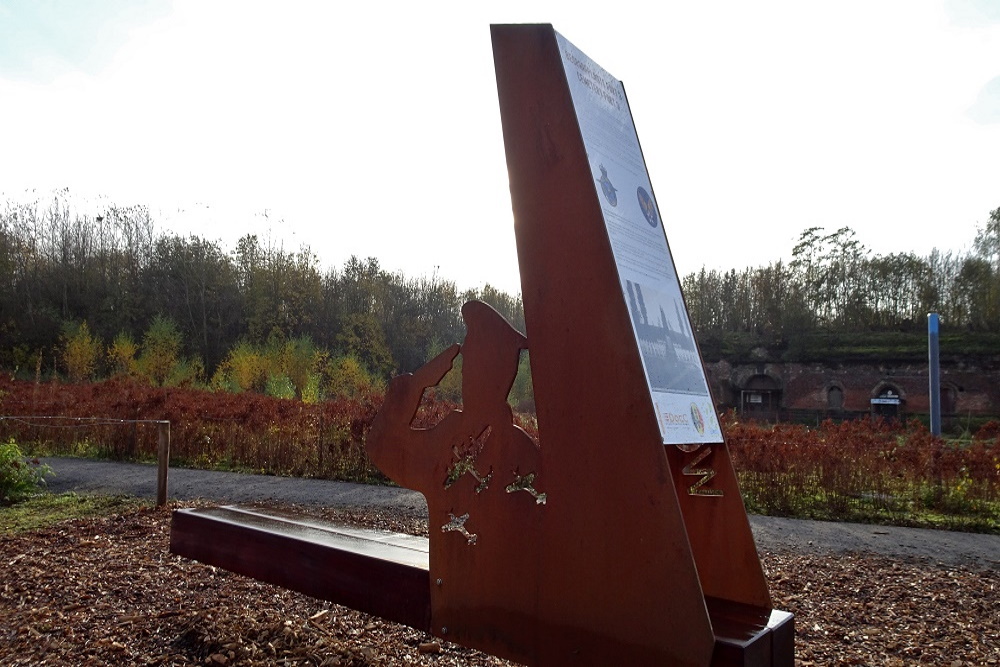 Monument Voormalige Militaire Begraafplaats Fort 3 Borsbeek #2