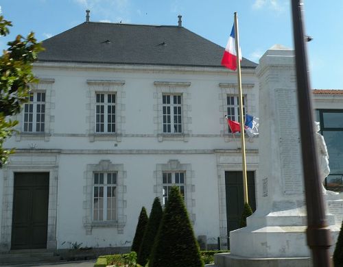 Oorlogsmonument Beauvoir-sur-Mer #1