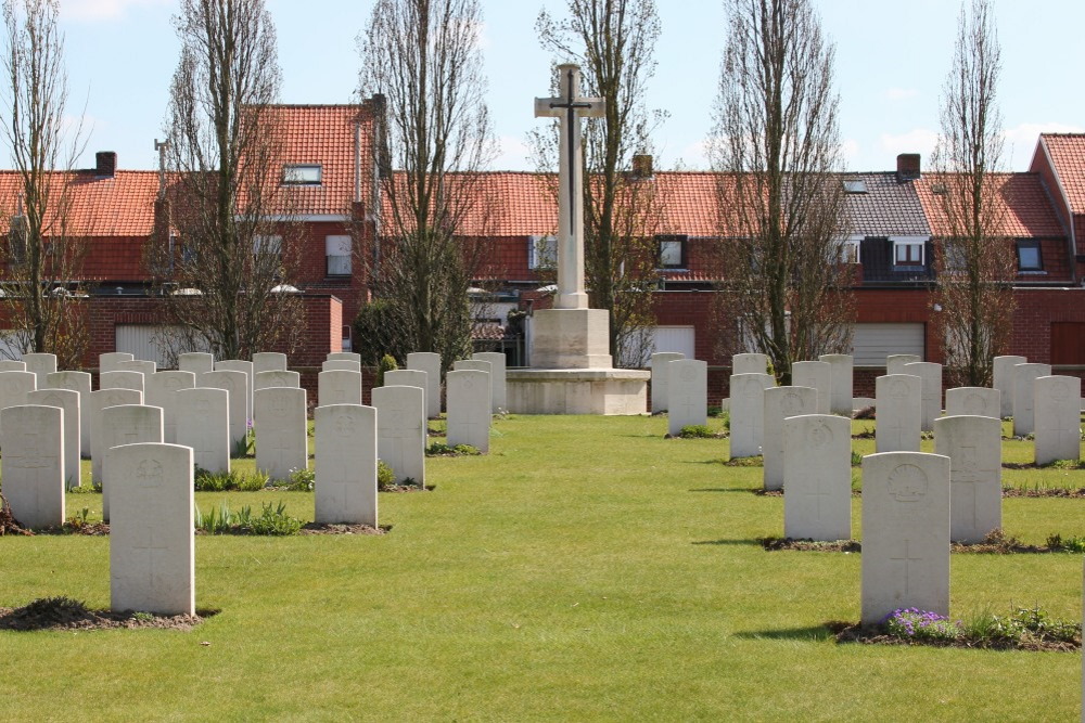 Commonwealth War Cemetery Belgian Battery Corner #3