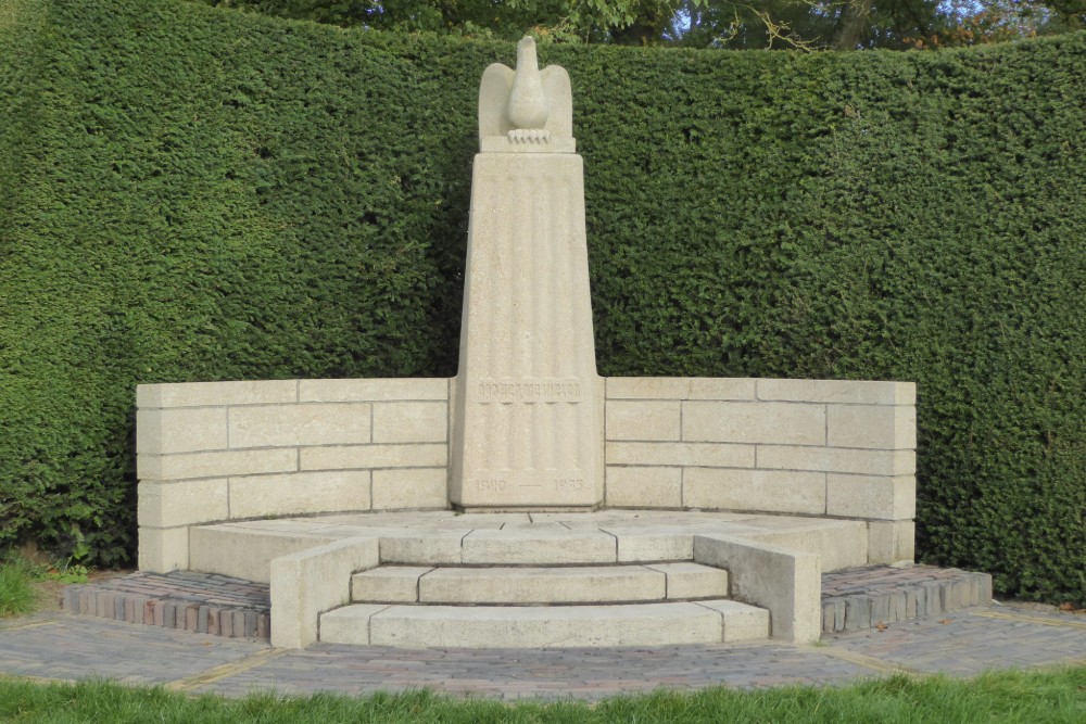 War Memorial Blaricum #2