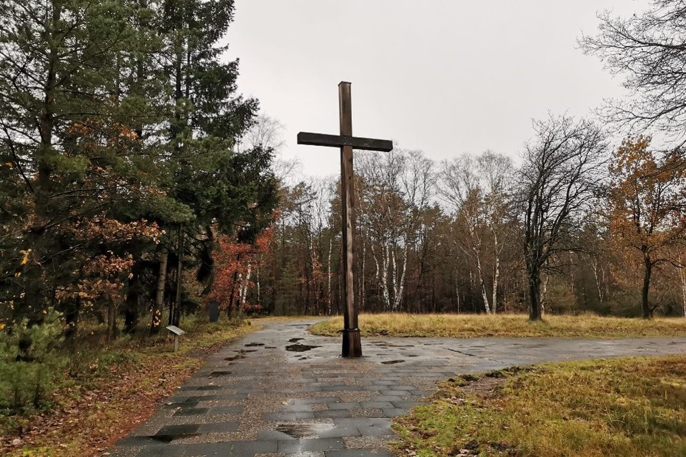 Poolse Kruis Concentratiekamp Bergen-Belsen #2