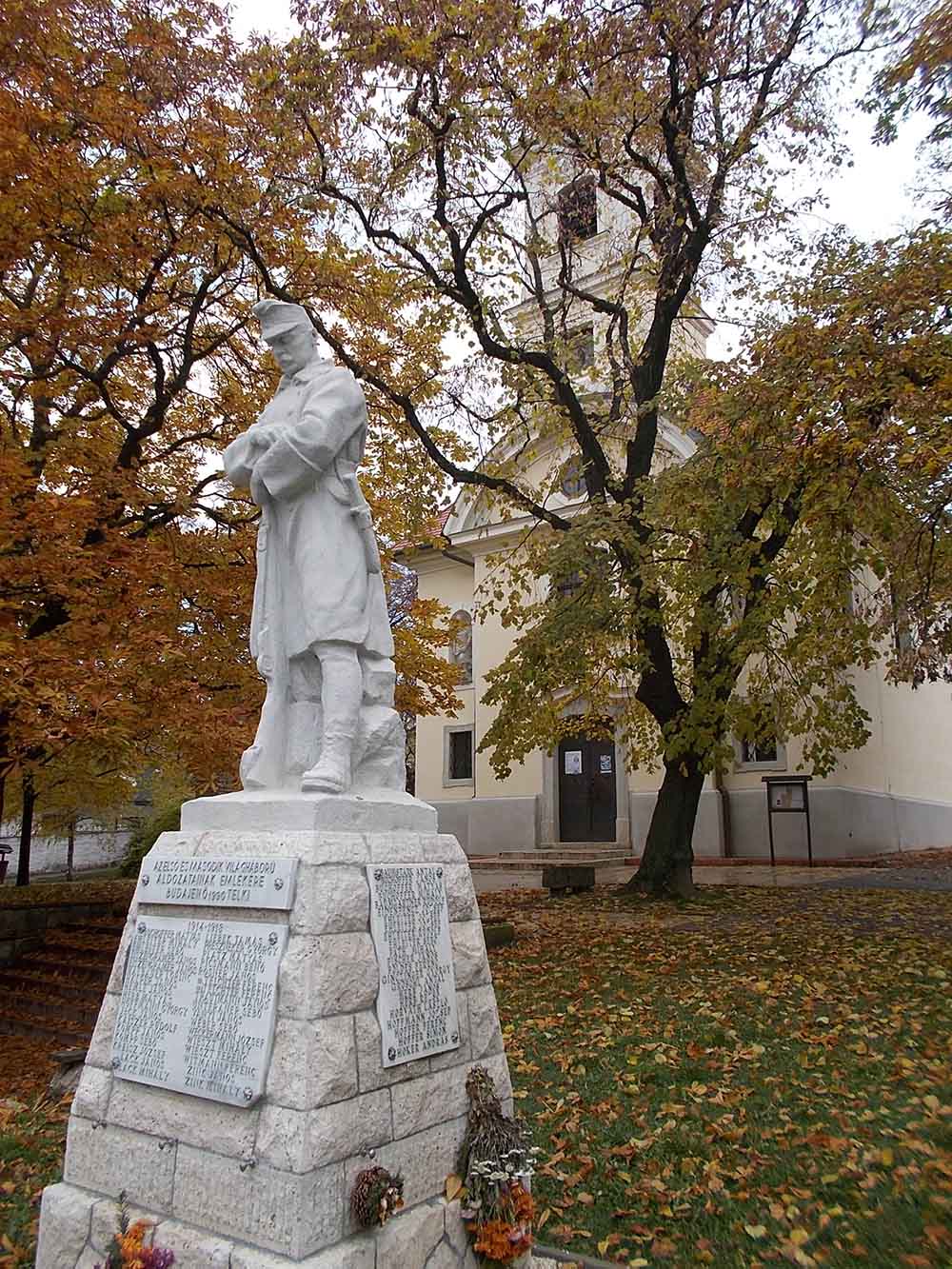 Oorlogsmonument Budajeno #1