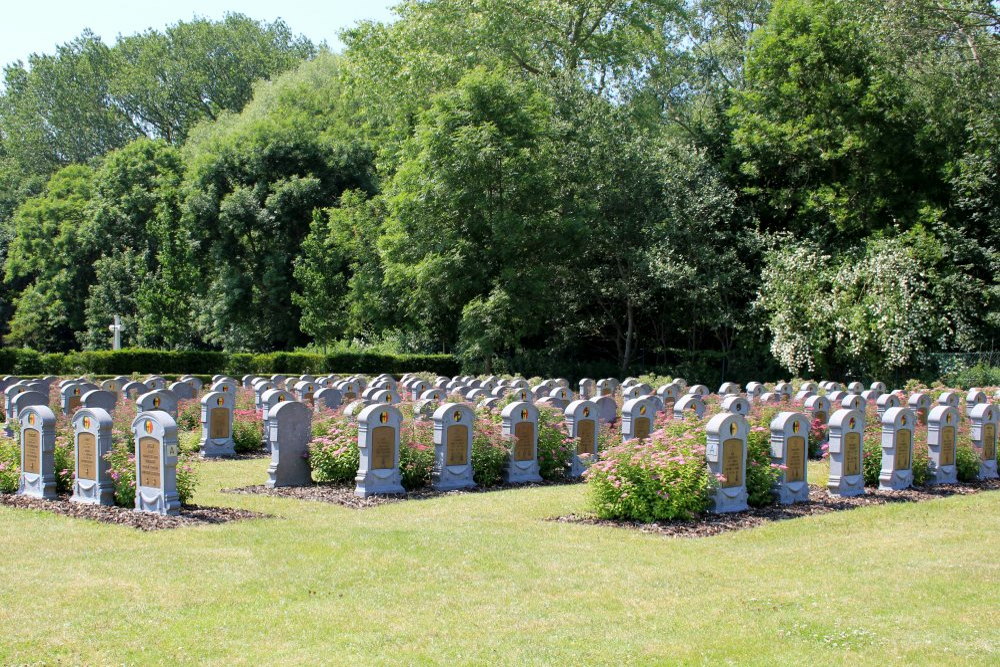 Belgische Oorlogsbegraafplaats De Panne #3