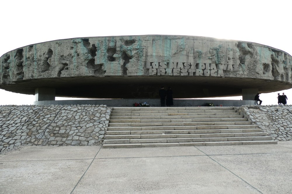 Execution Memorial Majdanek #3