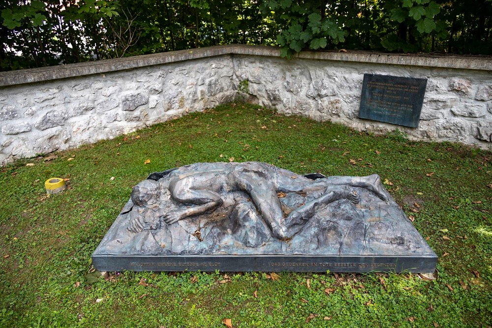 Monument en Begraafplaats Concentratiekamp Ebensee #4