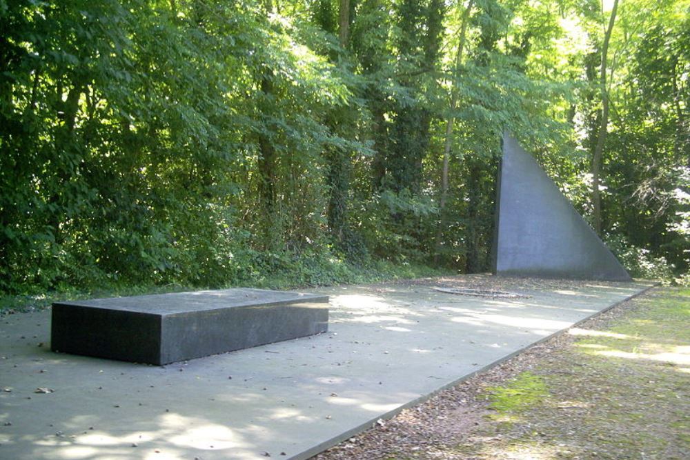 Monument G.L. 42 #1