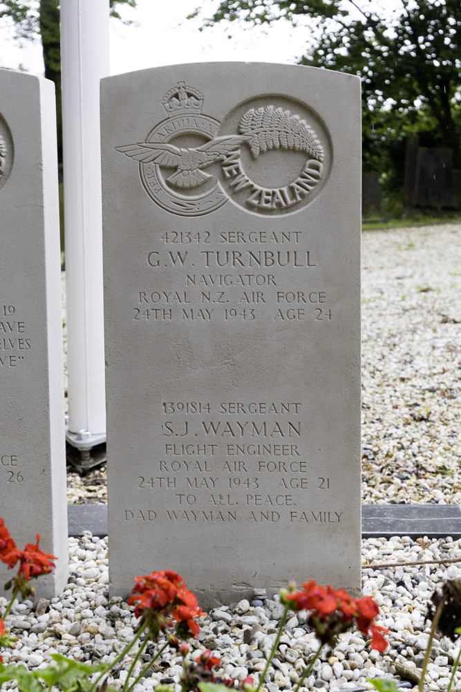 Commonwealth War Graves Old General Cemetery Beesd #5