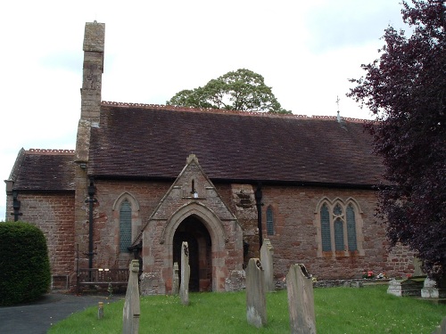 Commonwealth War Graves St Michael Churchyard