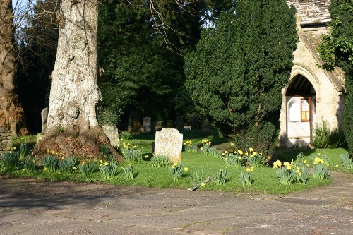 Commonwealth War Grave St. Mary Churchyard