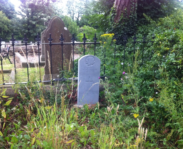 Oorlogsgraf van het Gemenebest Bansha Church of Ireland Churchyard #1