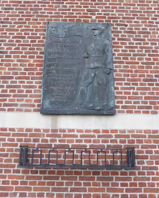 Gedenkteken Rijkswachtkazerne Dendermonde #2
