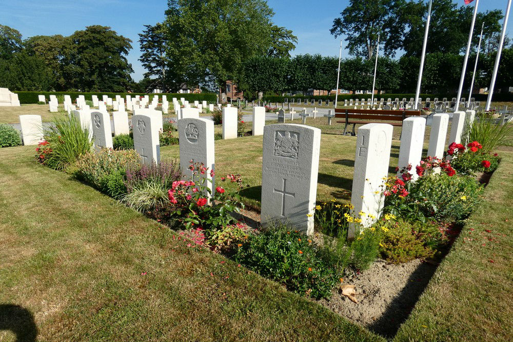 Commonwealth War Graves Belgrade Saint Servais #1