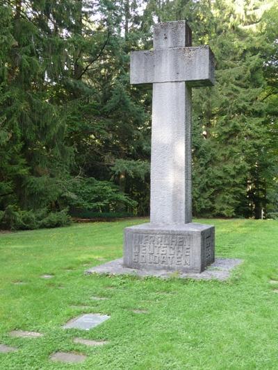 Centraal Herdenkingskruis Waldfriedhof #1