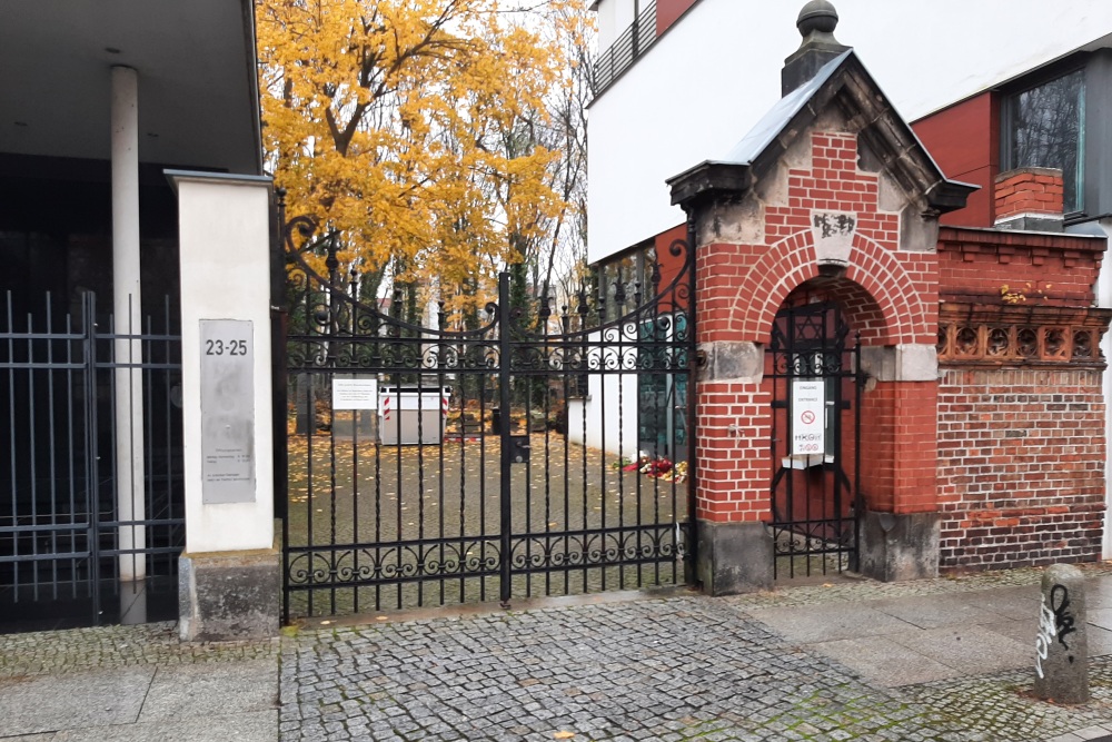 Jewish Cemetery Schönhauser Allee #1