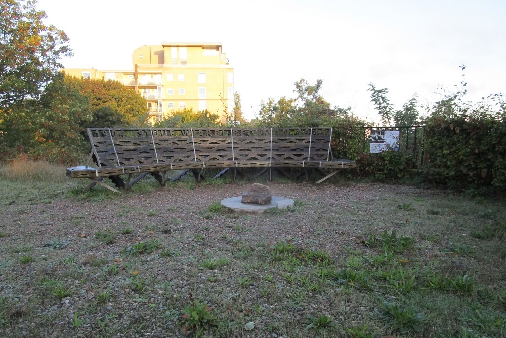 Remembrance Bench Wiardi Beckman #1