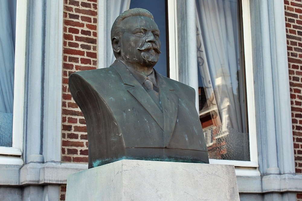 Monument Dokter Jules Camus, Andenne