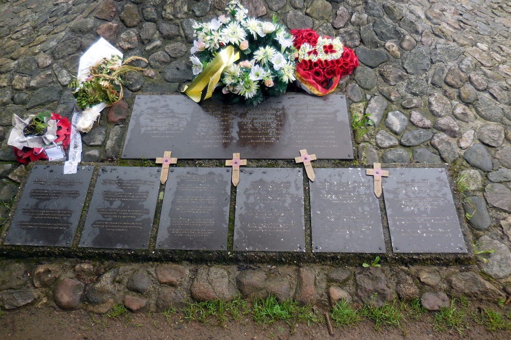 Monument Omgekomen Gevangenen Valentin #2